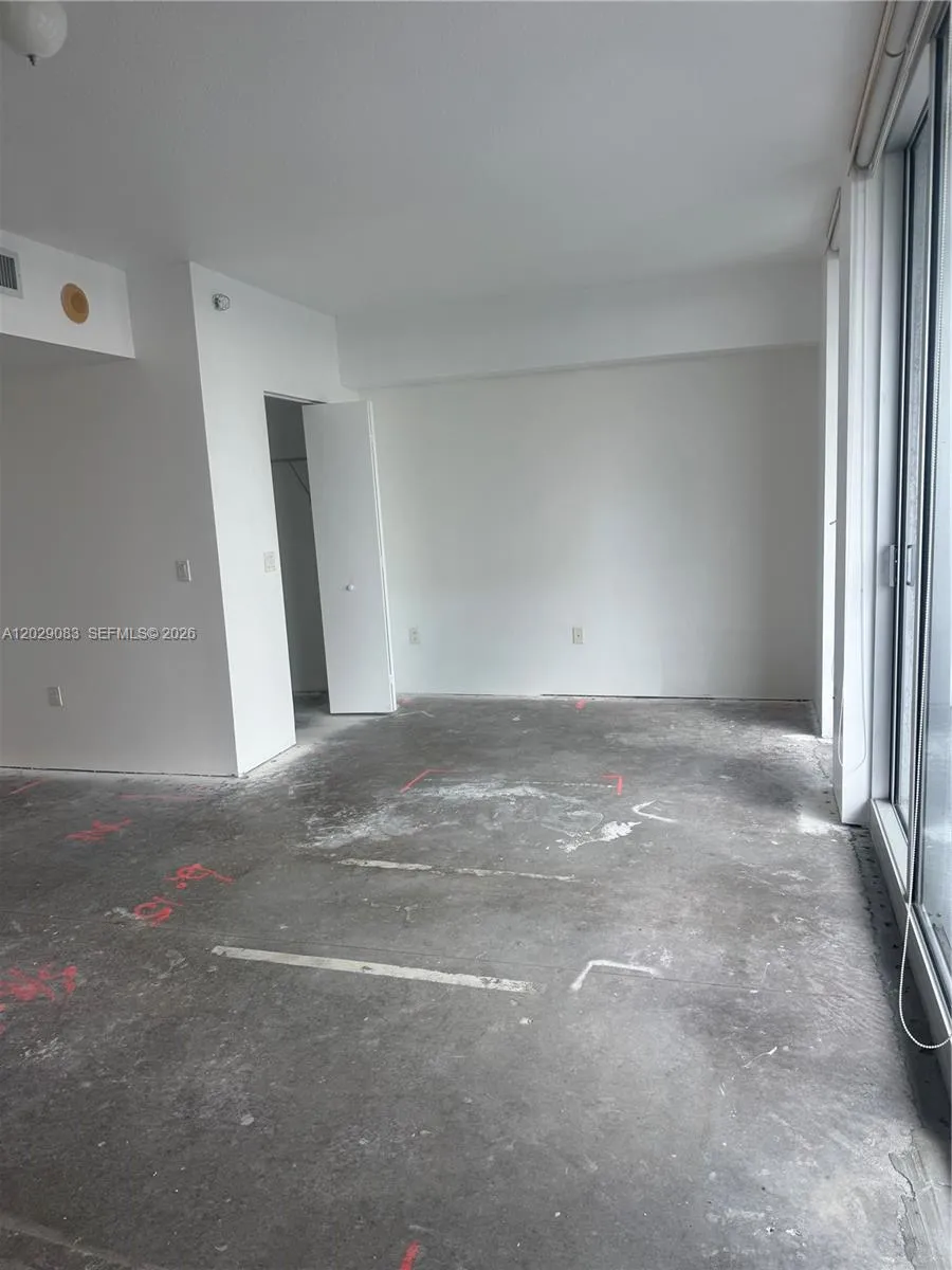185 SW 7th St # 3900, Miami FL 33130