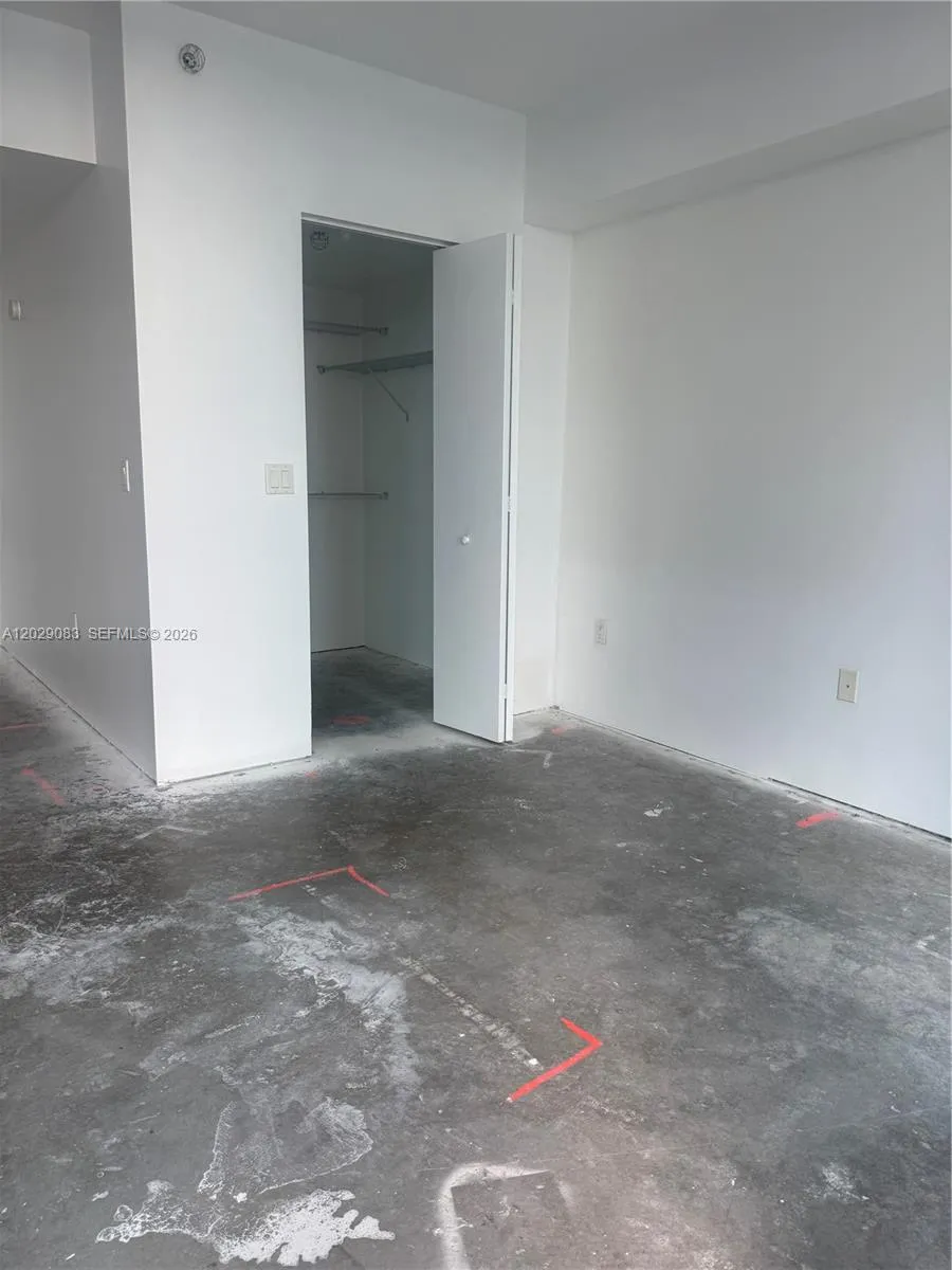 185 SW 7th St # 3900, Miami FL 33130