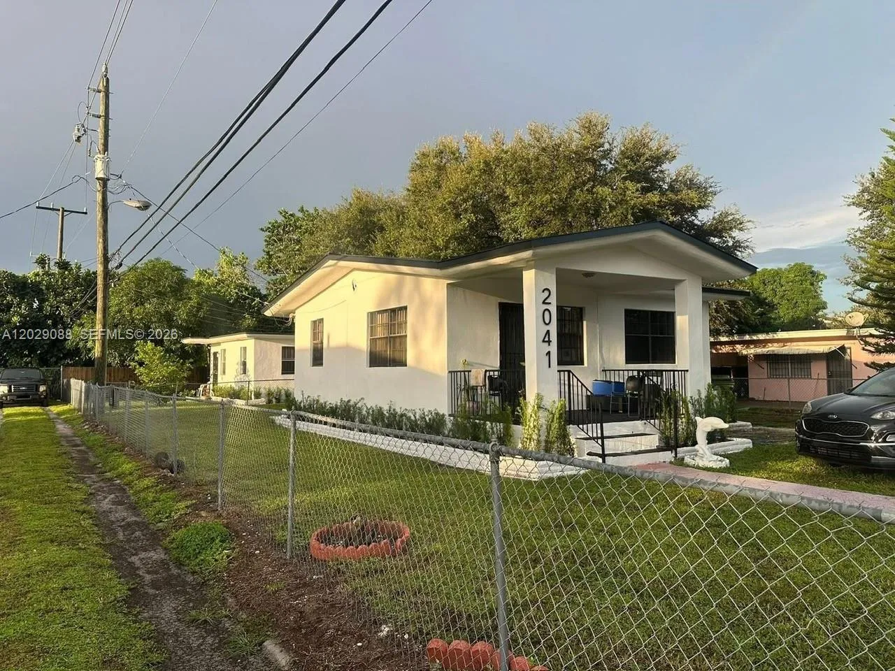 2041 NW 100th St, Miami FL 33147
