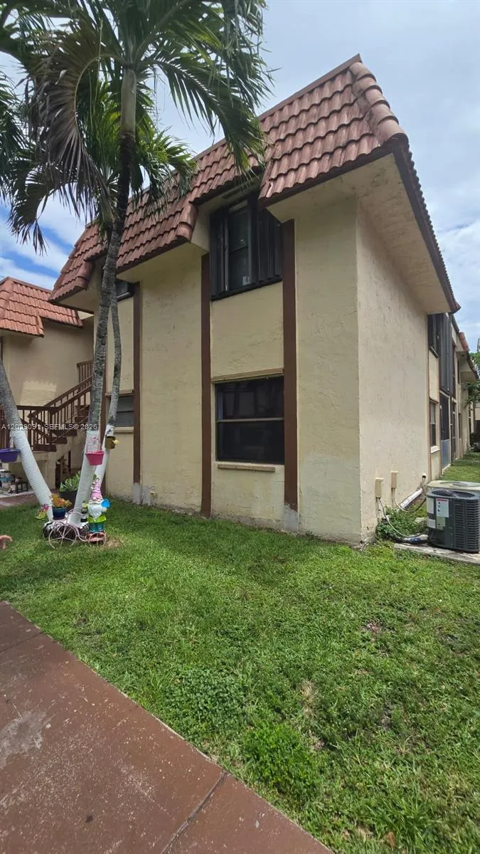 6515 W 26th Dr # 38, Hialeah FL 33016
