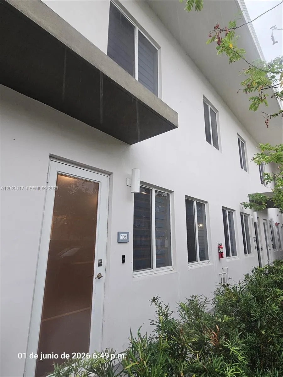 6453 NW 102nd Path # 103, Doral FL 33178