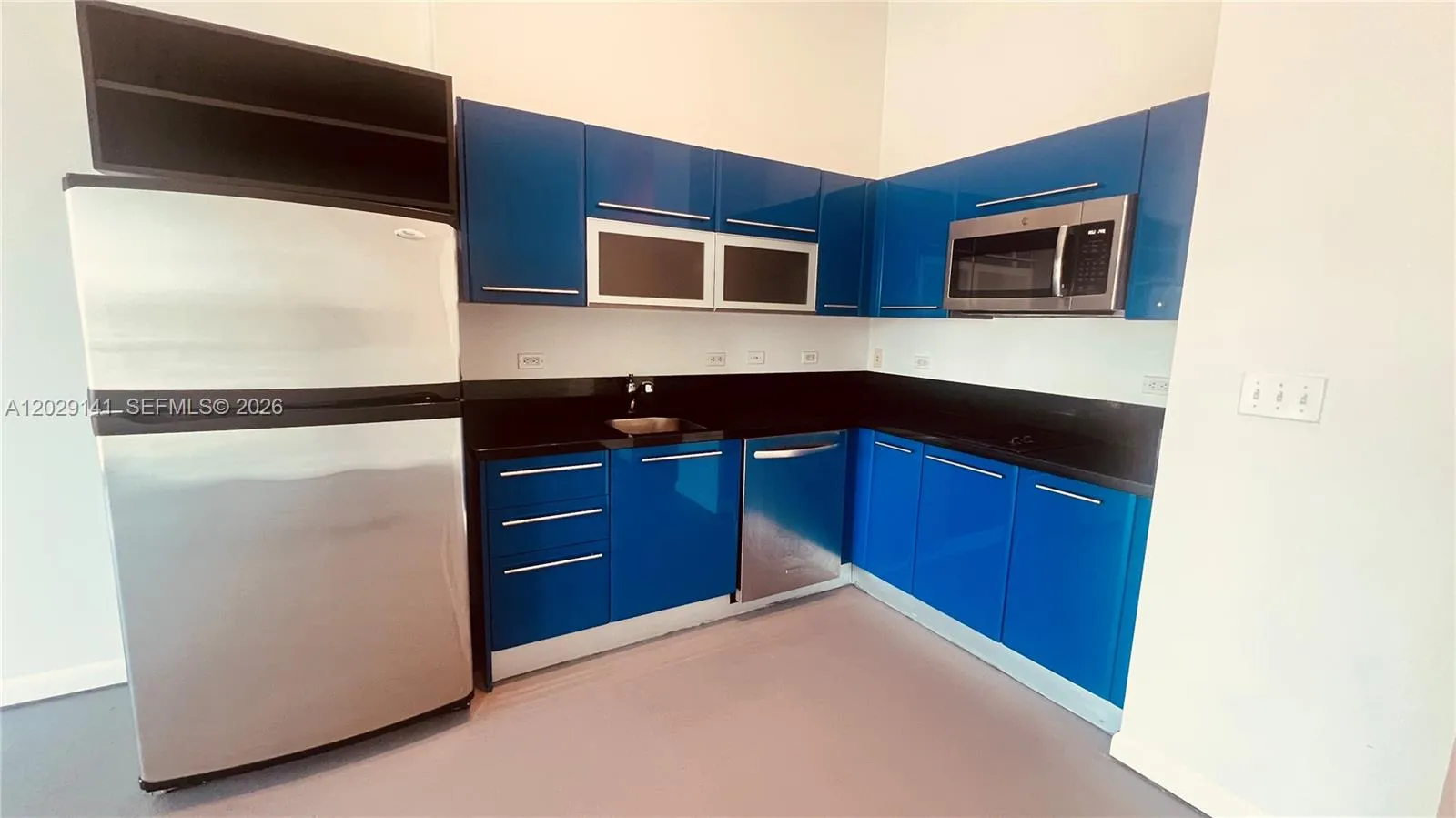 253 NE 2nd St # 330, Miami FL 33132