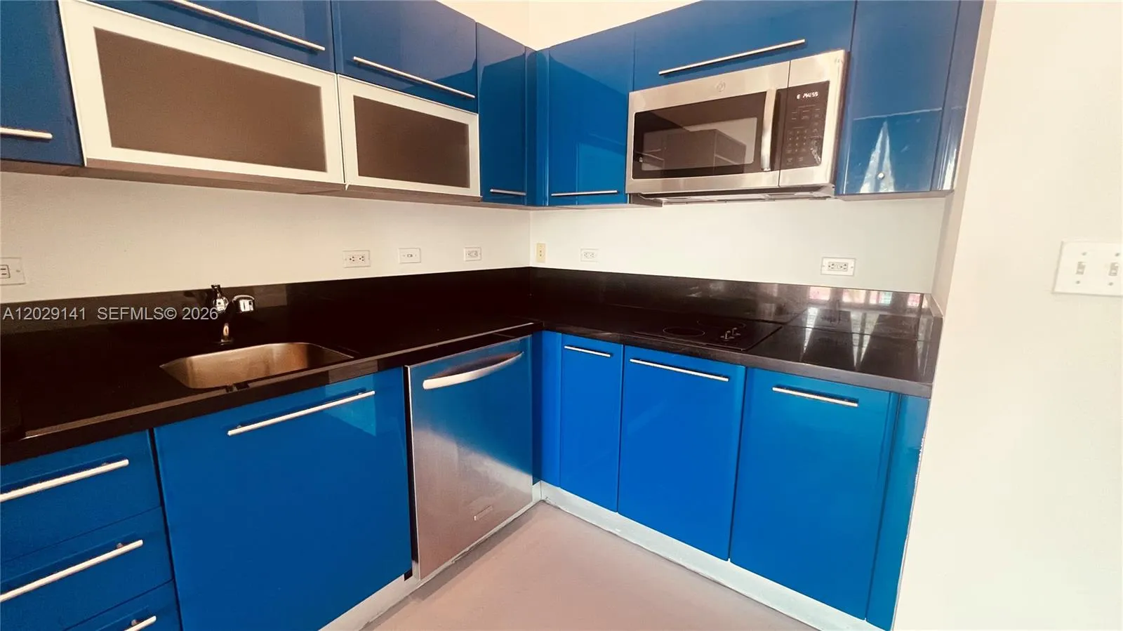 253 NE 2nd St # 330, Miami FL 33132