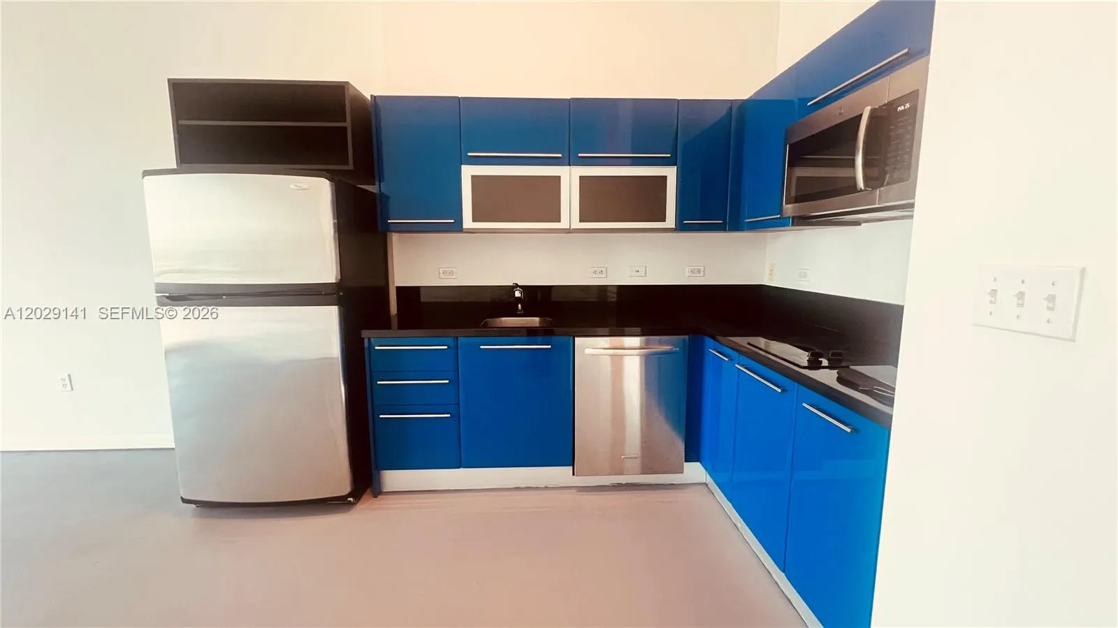253 NE 2nd St # 330, Miami FL 33132