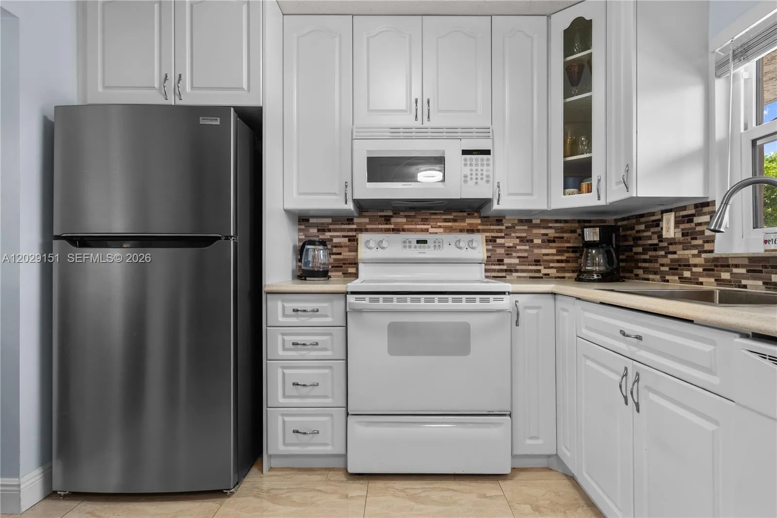9340 Sunrise Lakes Blvd # 209, Sunrise FL 33322