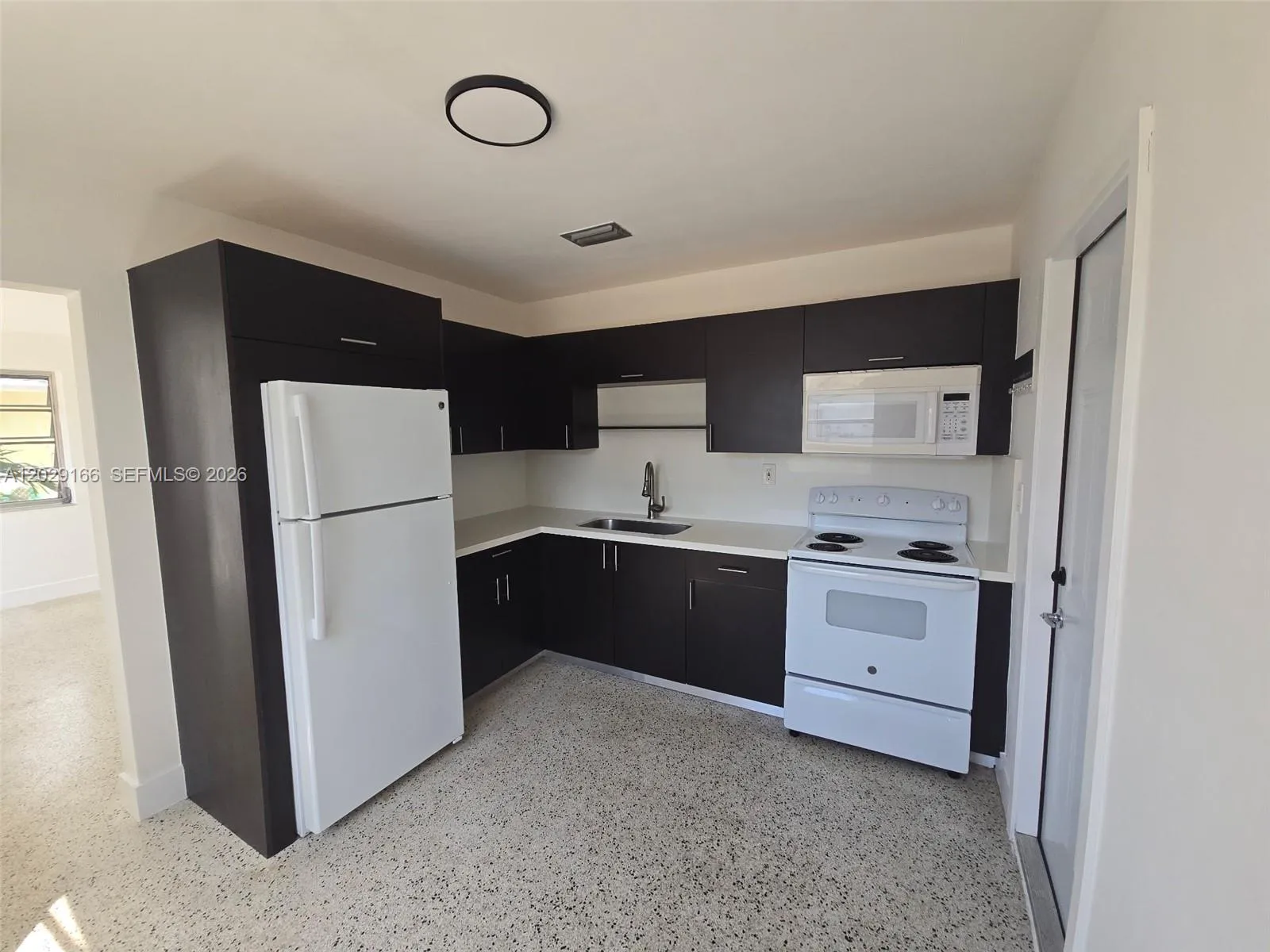 3435 NW 4th St, Miami FL 33125