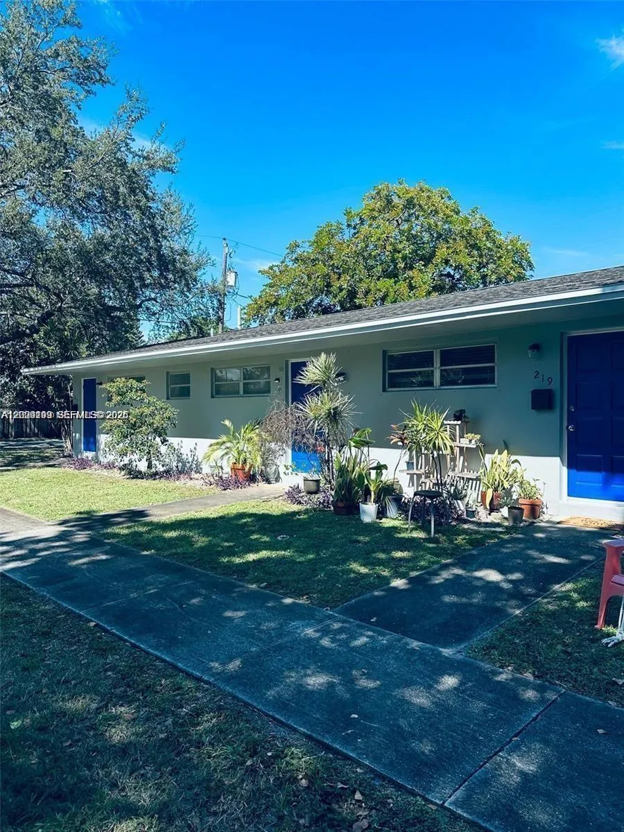 213 SW 1st Ct # 215, Dania Beach FL 33004