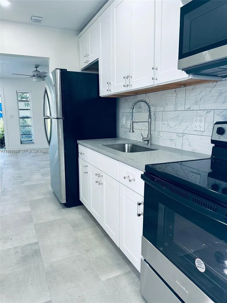 213 SW 1st Ct # 215, Dania Beach FL 33004