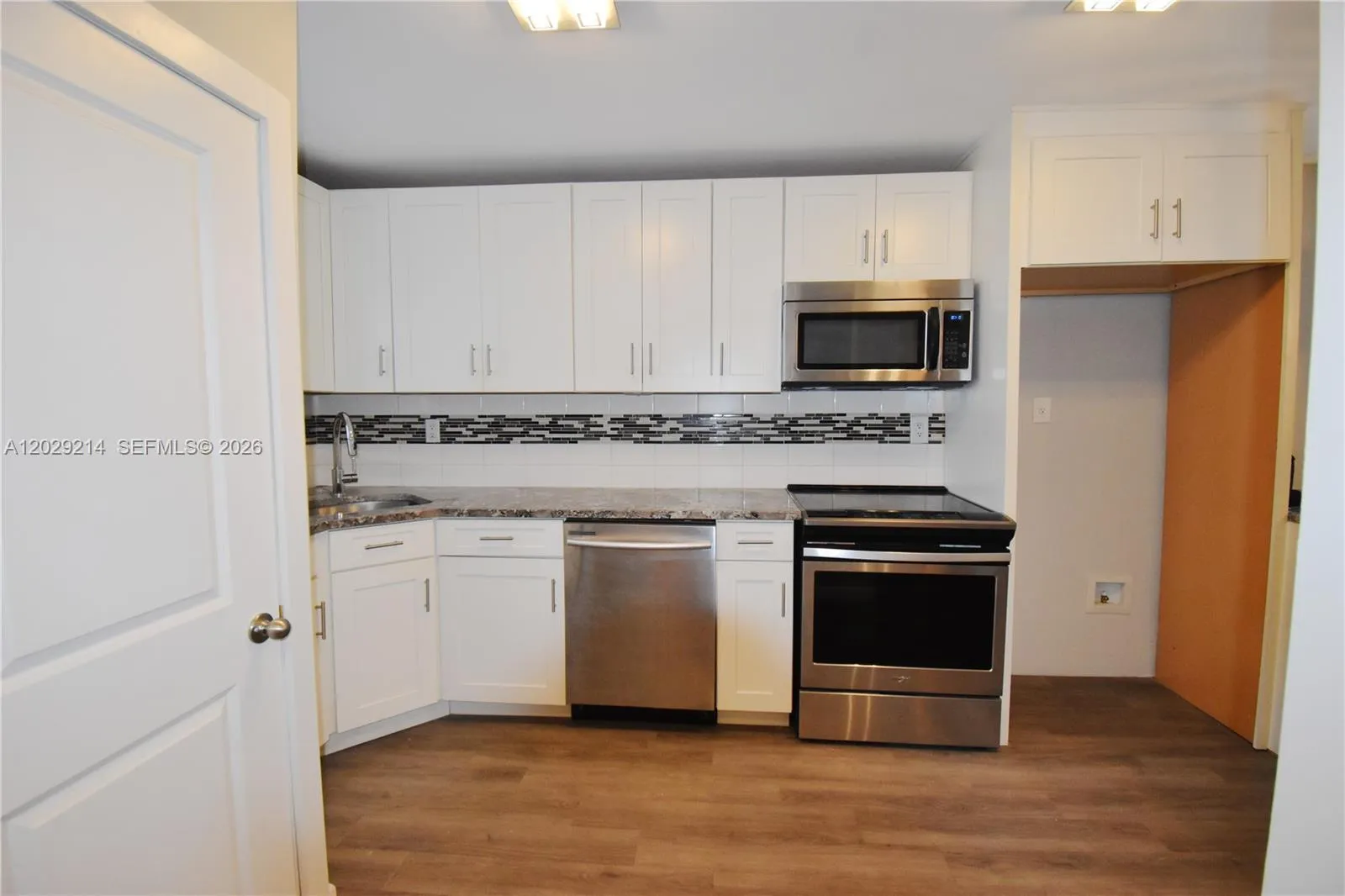 6080 NW 44th St # 201, Lauderhill FL 33319