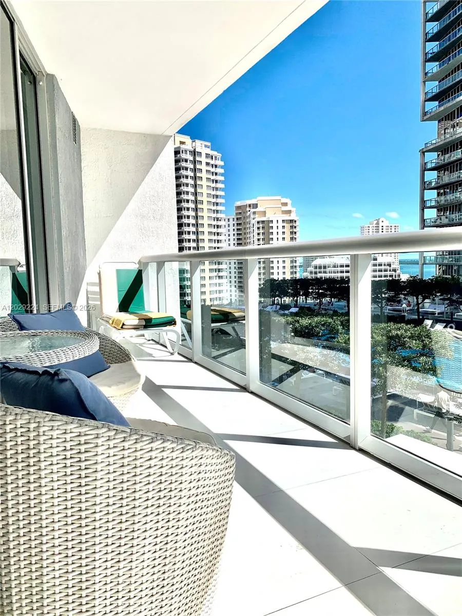 475 Brickell Ave # 1611, Miami FL 33131