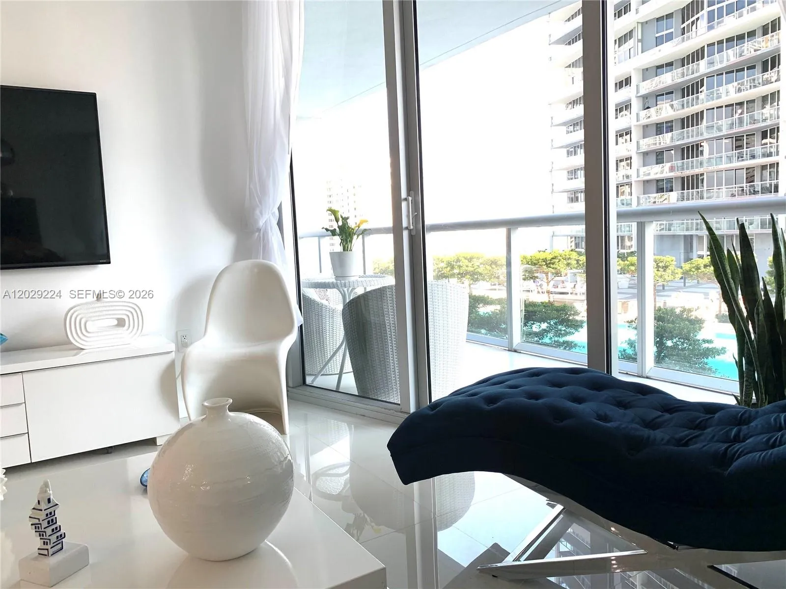 475 Brickell Ave # 1611, Miami FL 33131