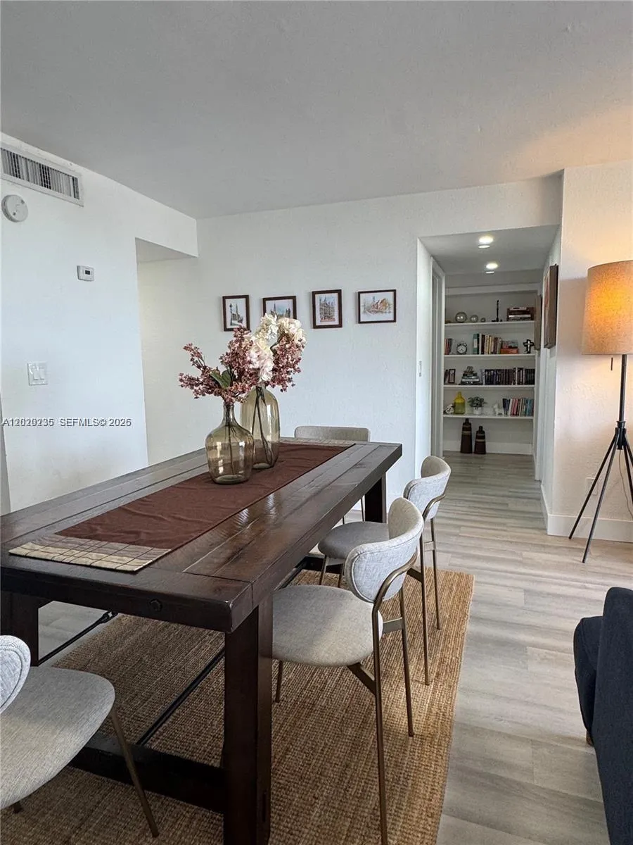2000 NE 135th St # 609, North Miami FL 33181