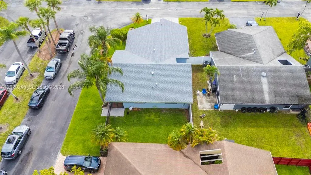 971 NW 89th Ave, Plantation FL 33324