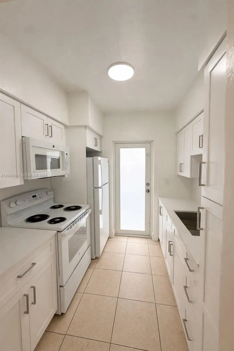 935 Bay Dr # 9, Miami Beach FL 33141