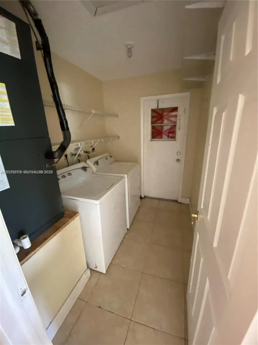 6162 SW 5th St, Margate FL 33068