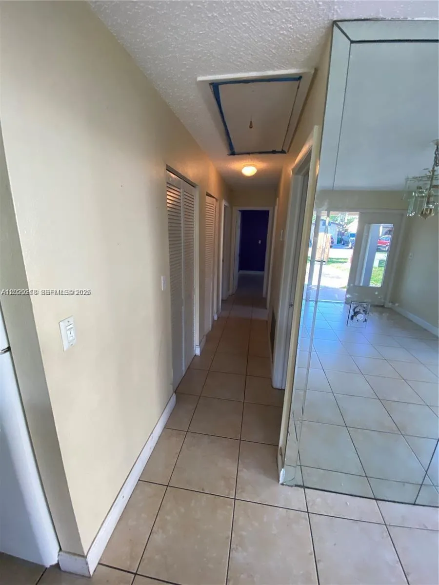 6162 SW 5th St, Margate FL 33068