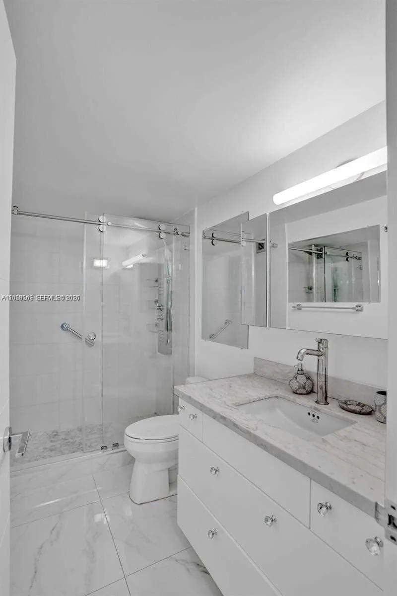 2500 Parkview Dr # 1008, Hallandale Beach FL 33009