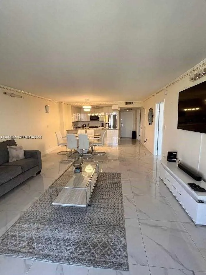 2500 Parkview Dr # 1008, Hallandale Beach FL 33009