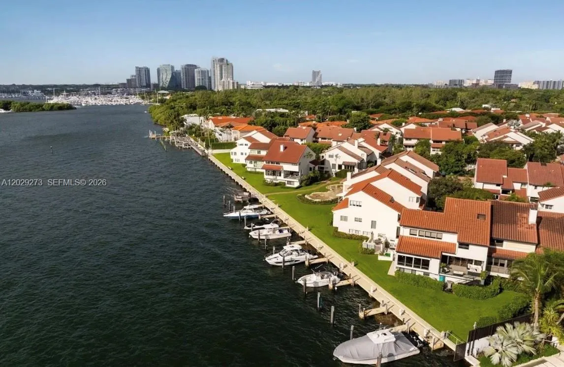 2000 S Bayshore Dr # 58, Miami FL 33133