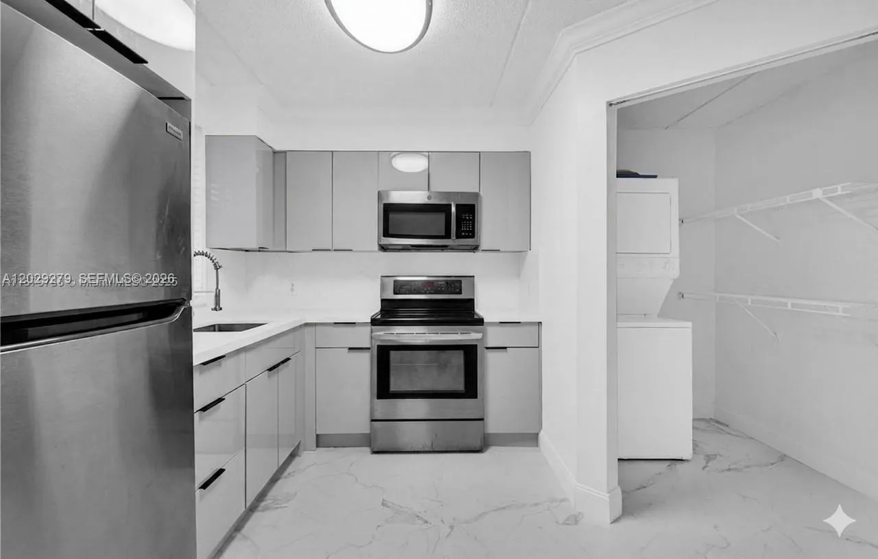 6135 NW 186th St # 202, Hialeah FL 33015