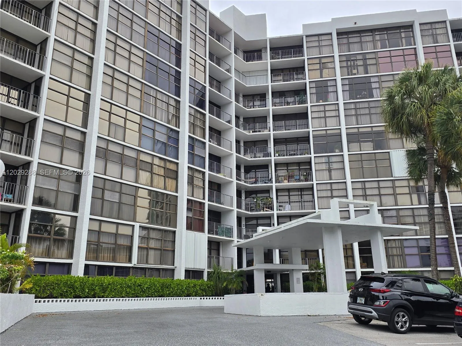 400 Leslie Dr # 416, Hallandale Beach FL 33009