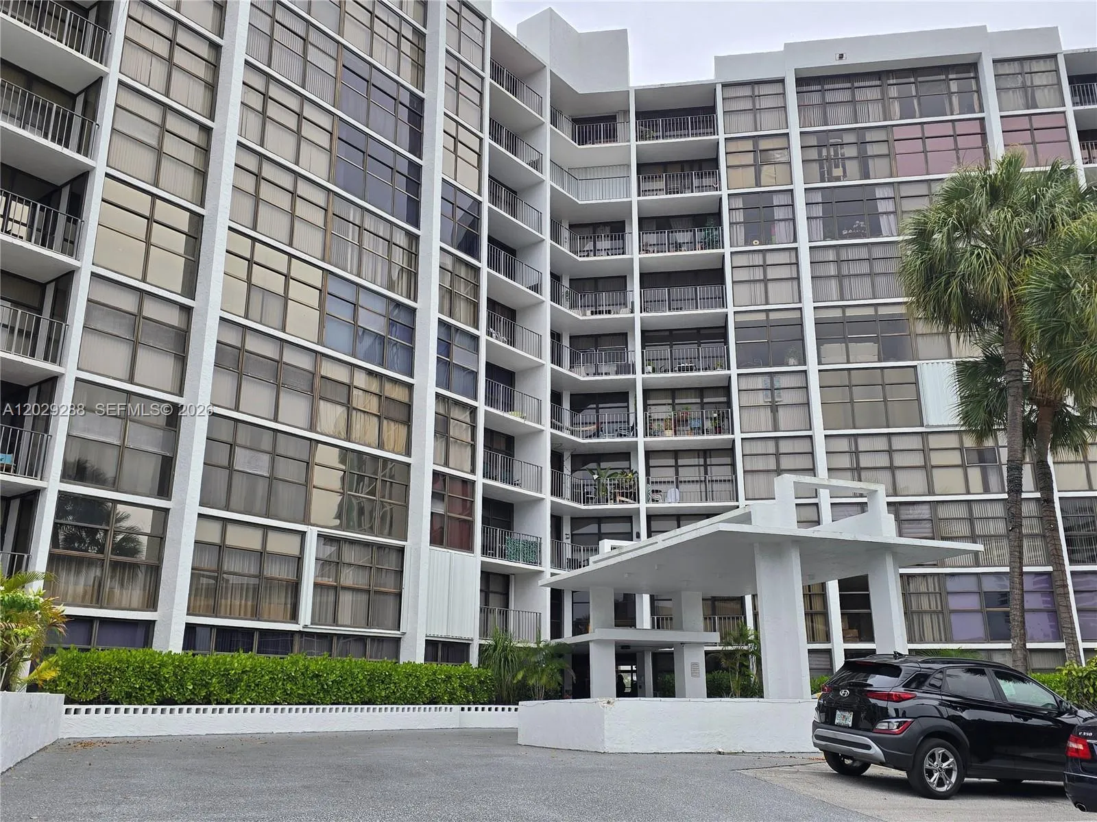 400 Leslie Dr # 416, Hallandale Beach FL 33009