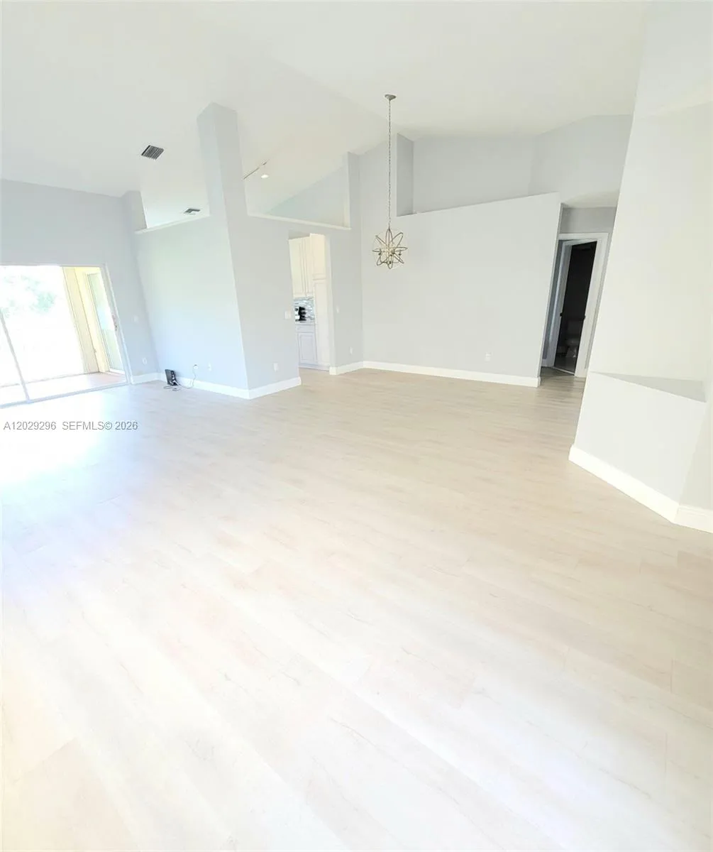 17317 Boca Club Blvd # 8, Boca Raton FL 33487