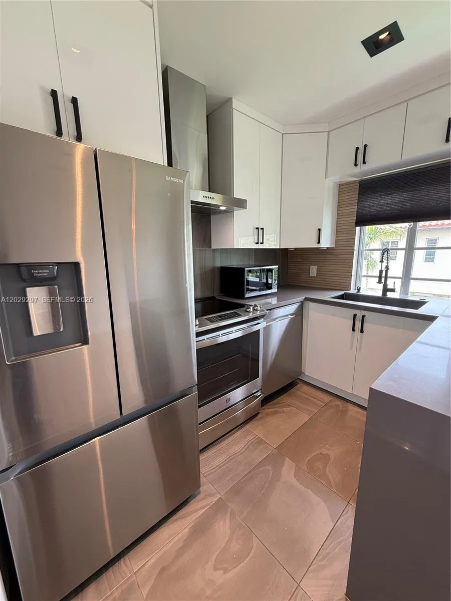 657 NE 92nd St # 4E, Miami Shores FL 33138