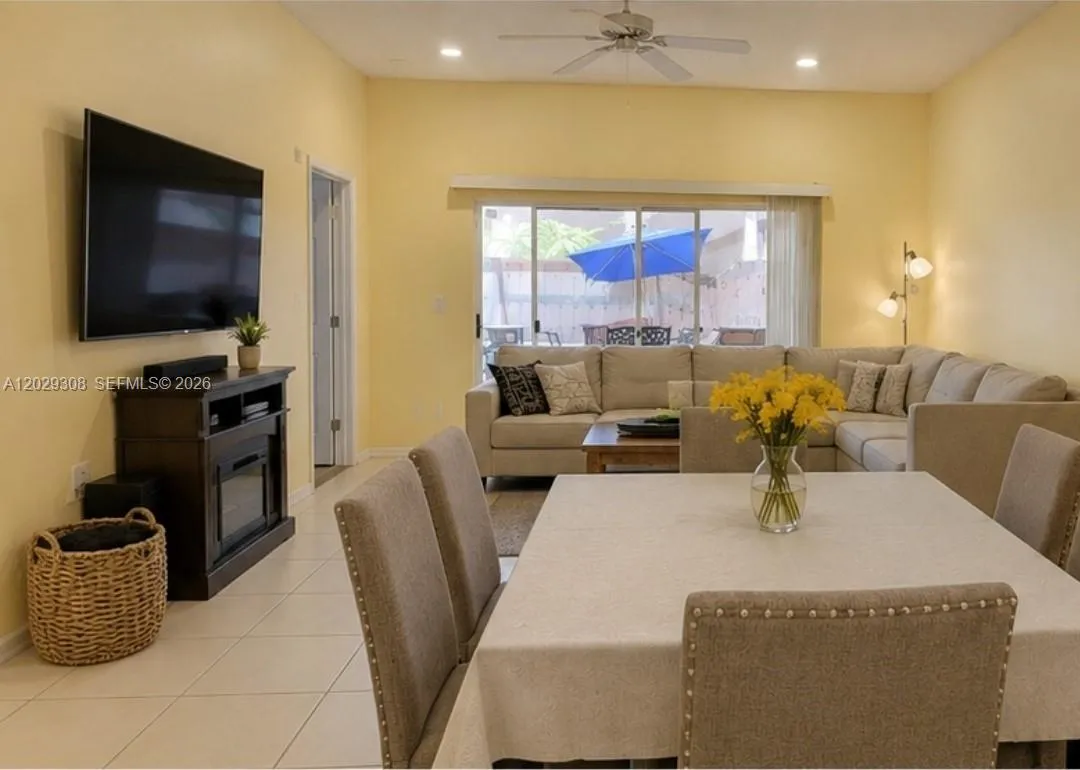 16143 Emerald Cove Rd, Weston FL 33331