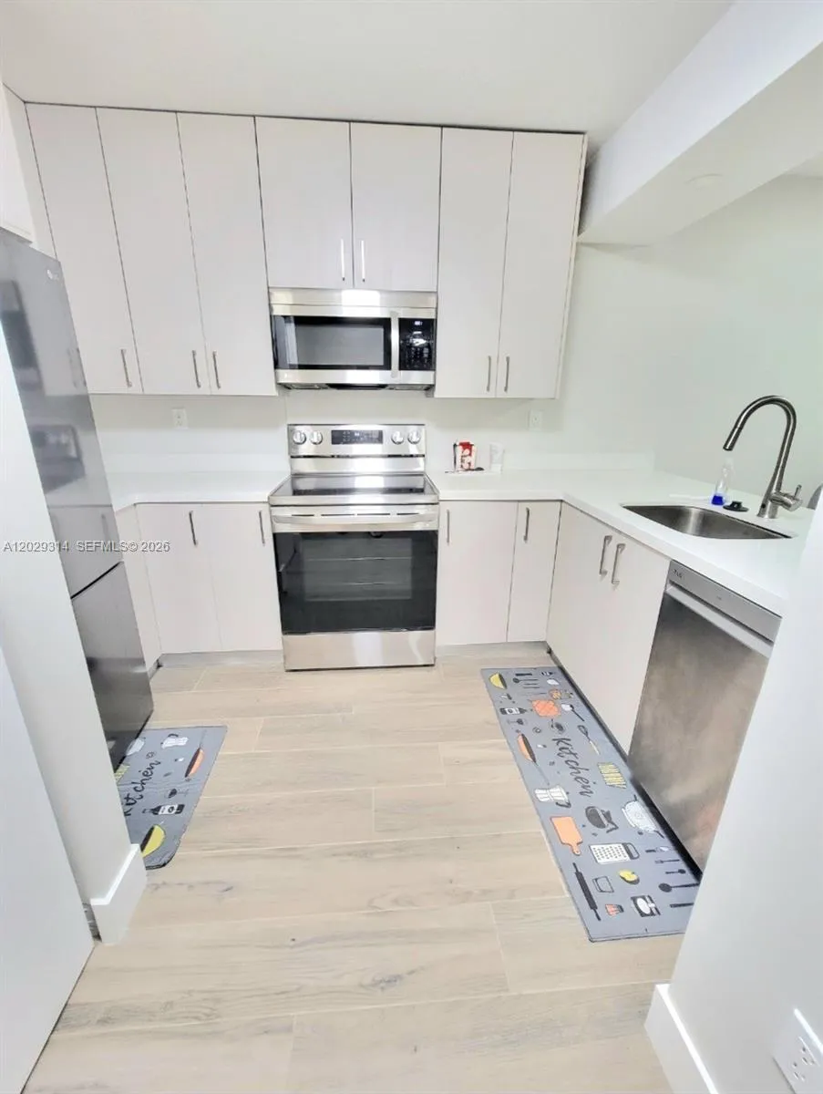 15495 N Miami Lakeway N # 4, Miami Lakes FL 33014