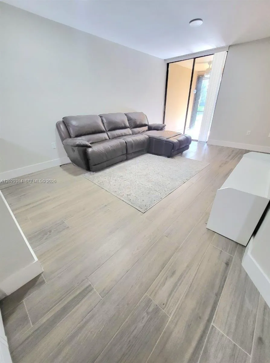 15495 N Miami Lakeway N # 4, Miami Lakes FL 33014