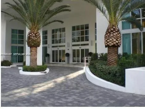 951 Brickell Ave # 1808, Miami FL 33131