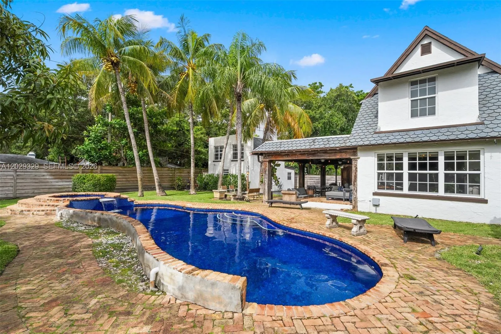 646 NE 81st St, Miami FL 33138