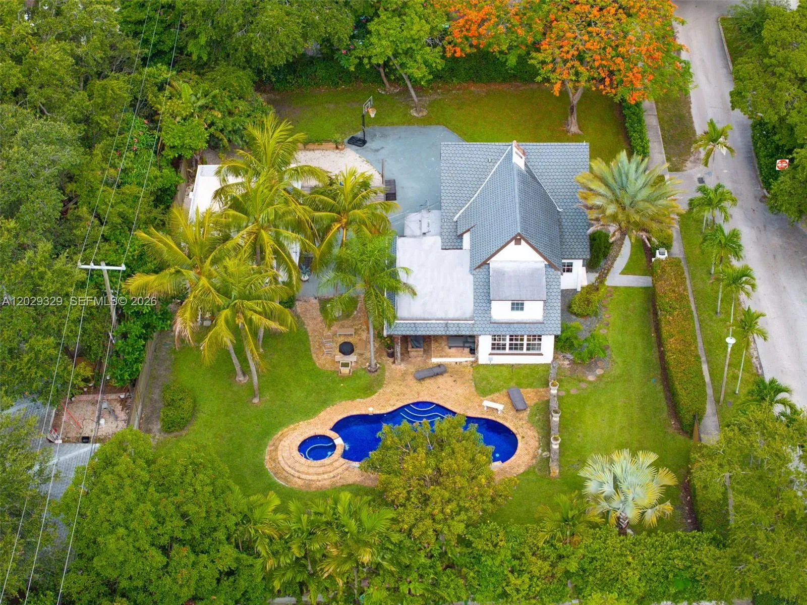 646 NE 81st St, Miami FL 33138