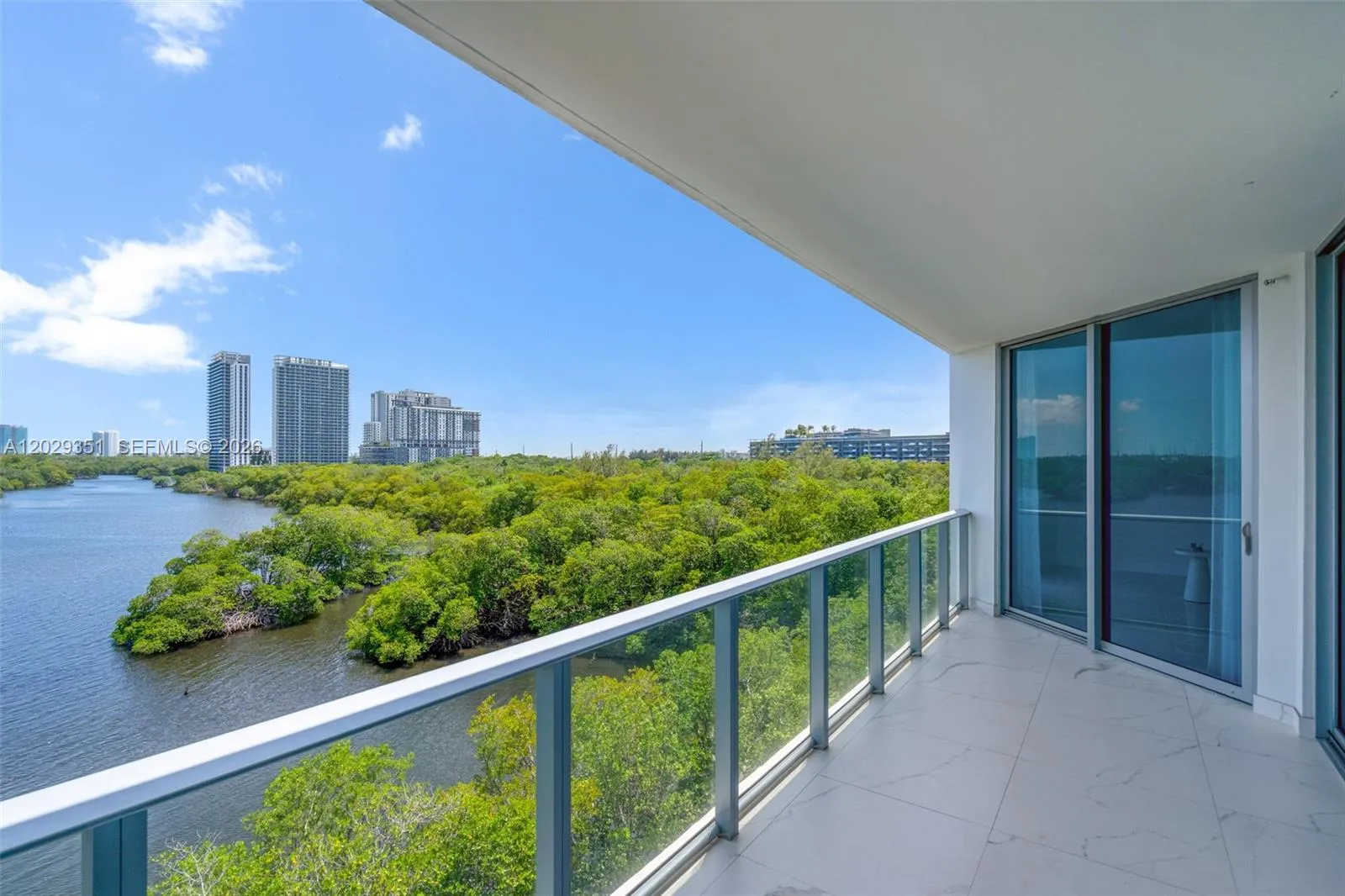 17111 BISCAYNE BL # 506, North Miami Beach FL 33160