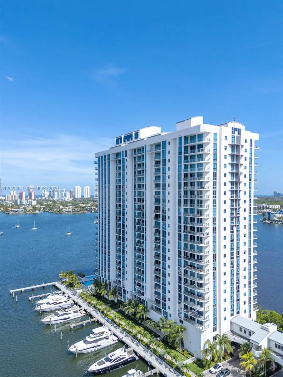 17111 BISCAYNE BL # 506, North Miami Beach FL 33160