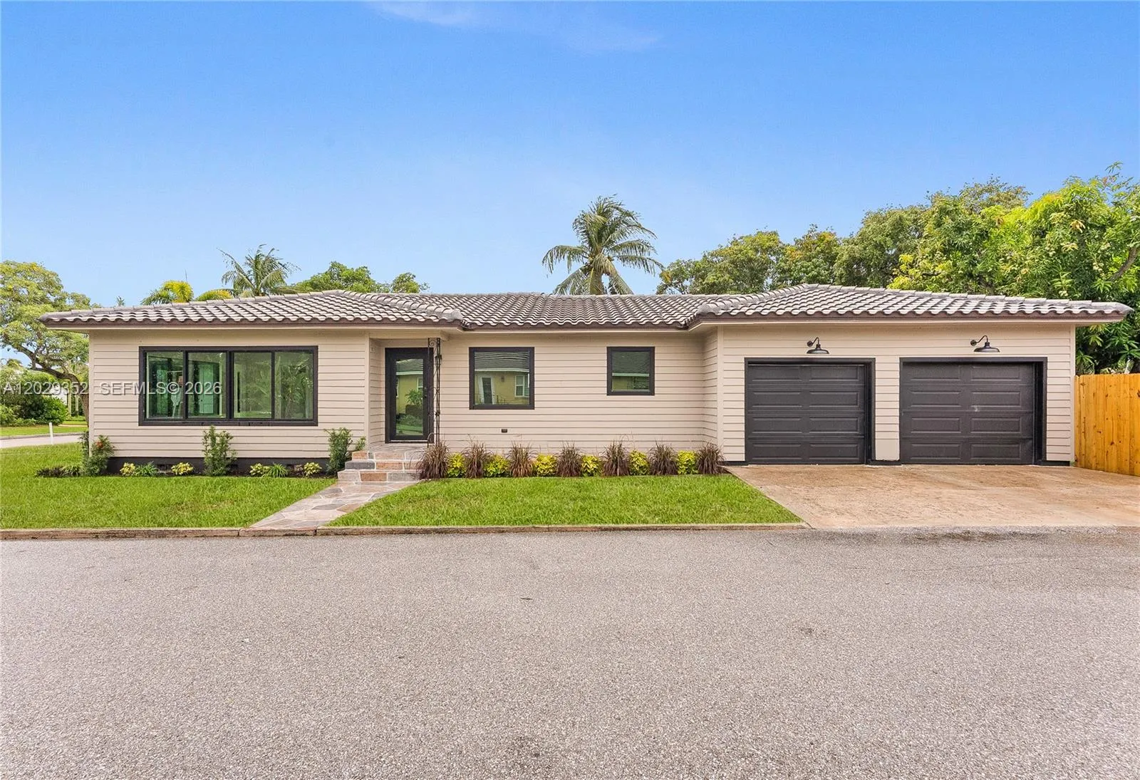 801 S Palmway, Lantana FL 33460