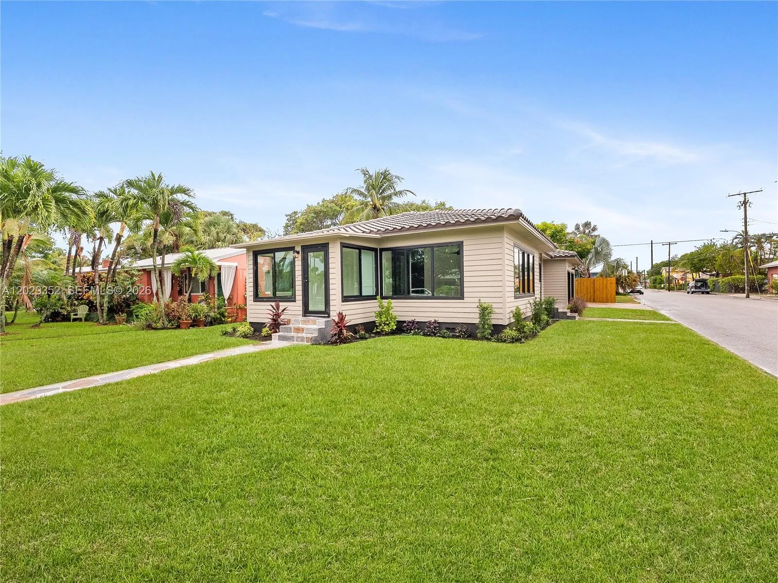 801 S Palmway, Lantana FL 33460