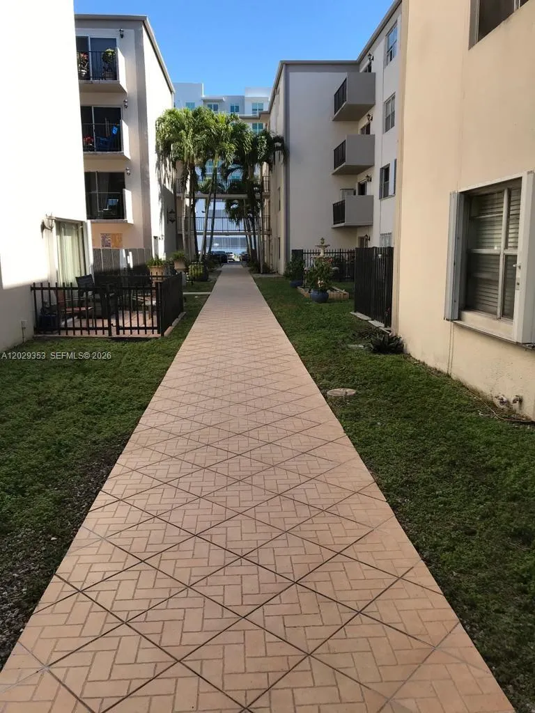 5505 NW 7th St # W417, Miami FL 33126