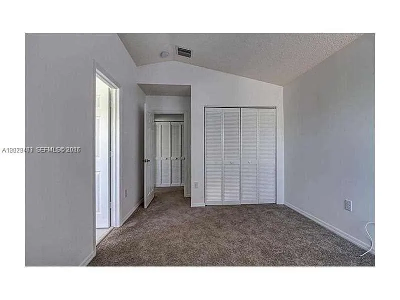 960 Corkwood St, Hollywood FL 33019