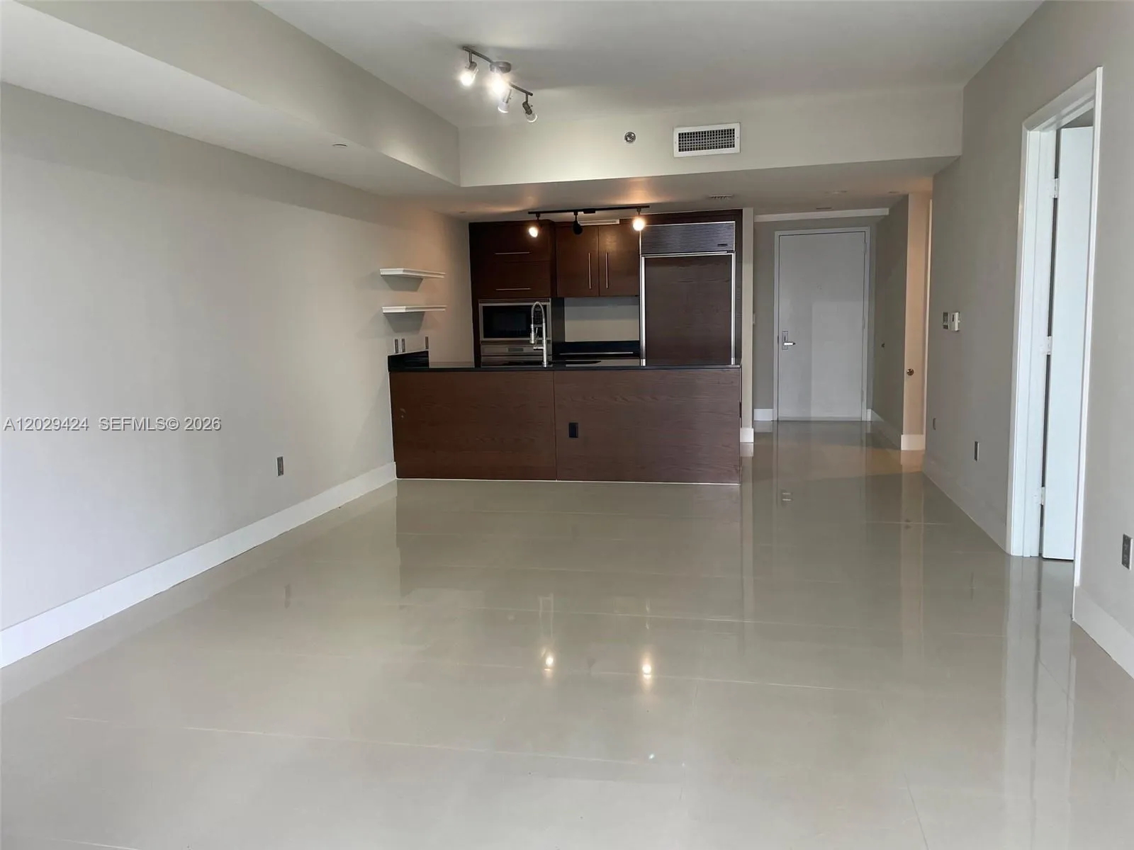 475 Brickell Ave # 414, Miami FL 33131