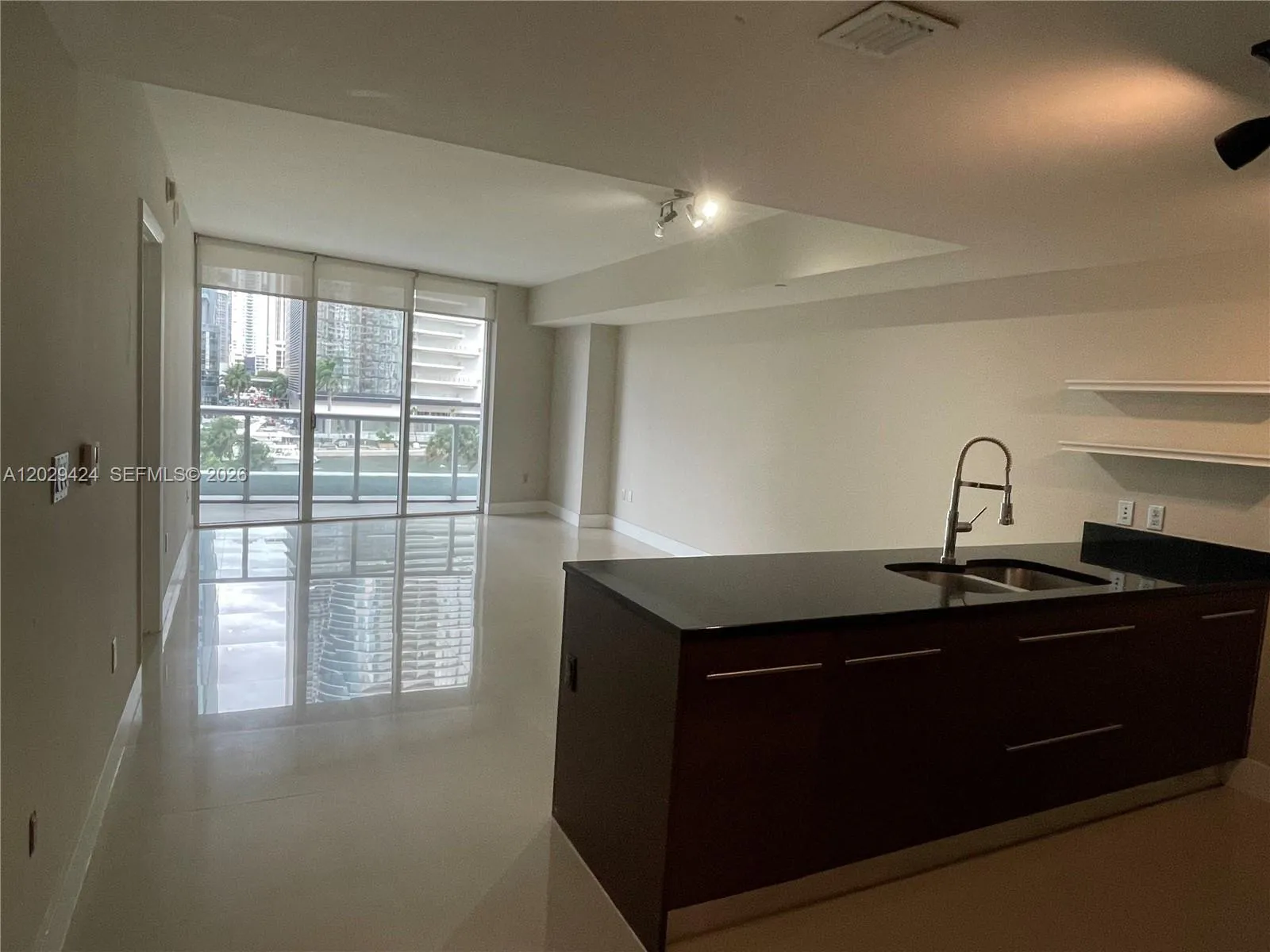 475 Brickell Ave # 414, Miami FL 33131