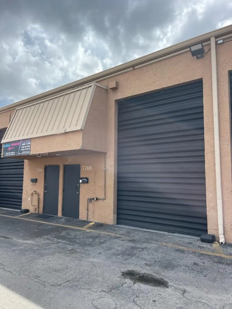 7758 NW 64th St, Miami FL 33166