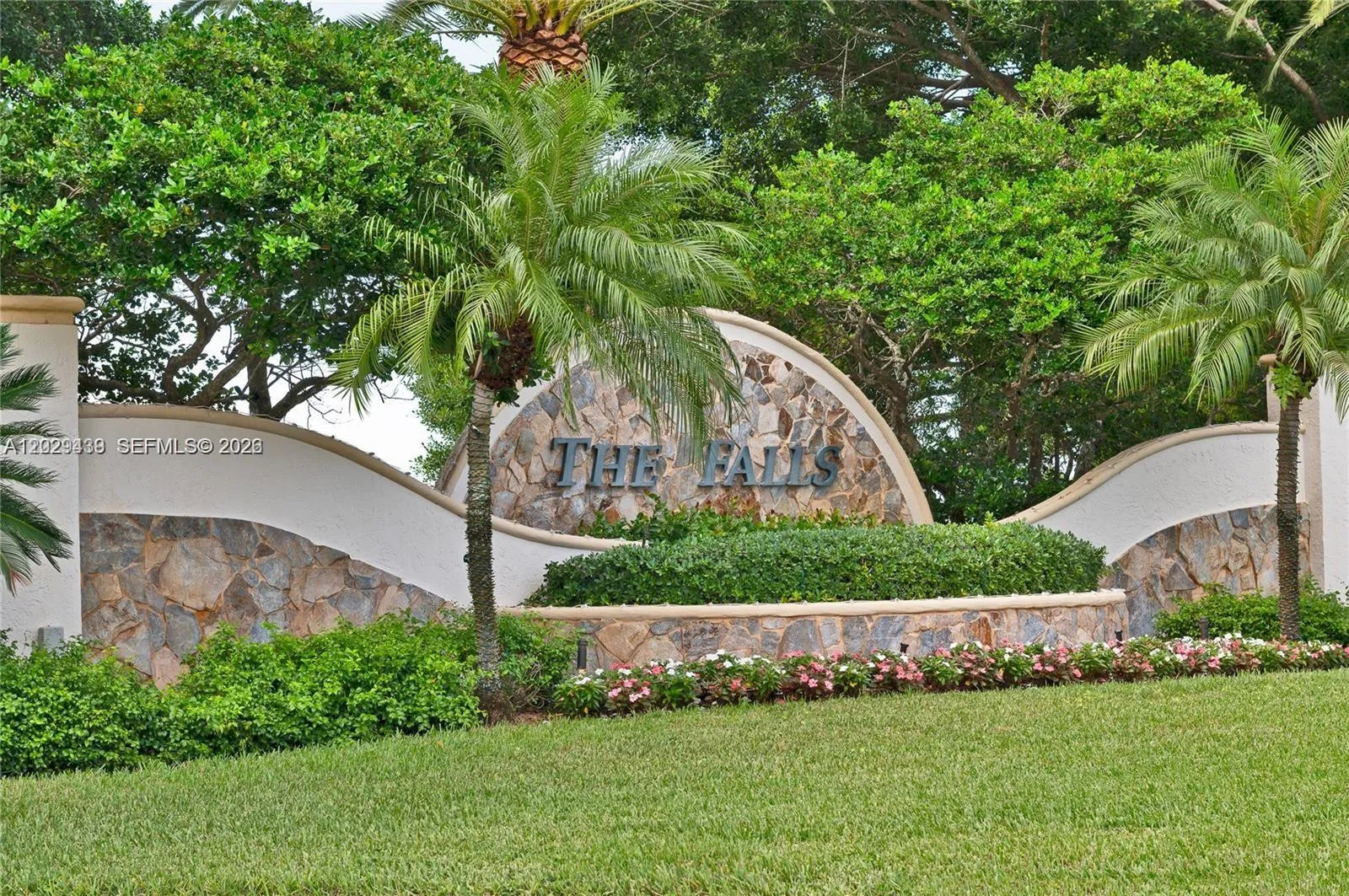 889 Sand Creek Cir, Weston FL 33327