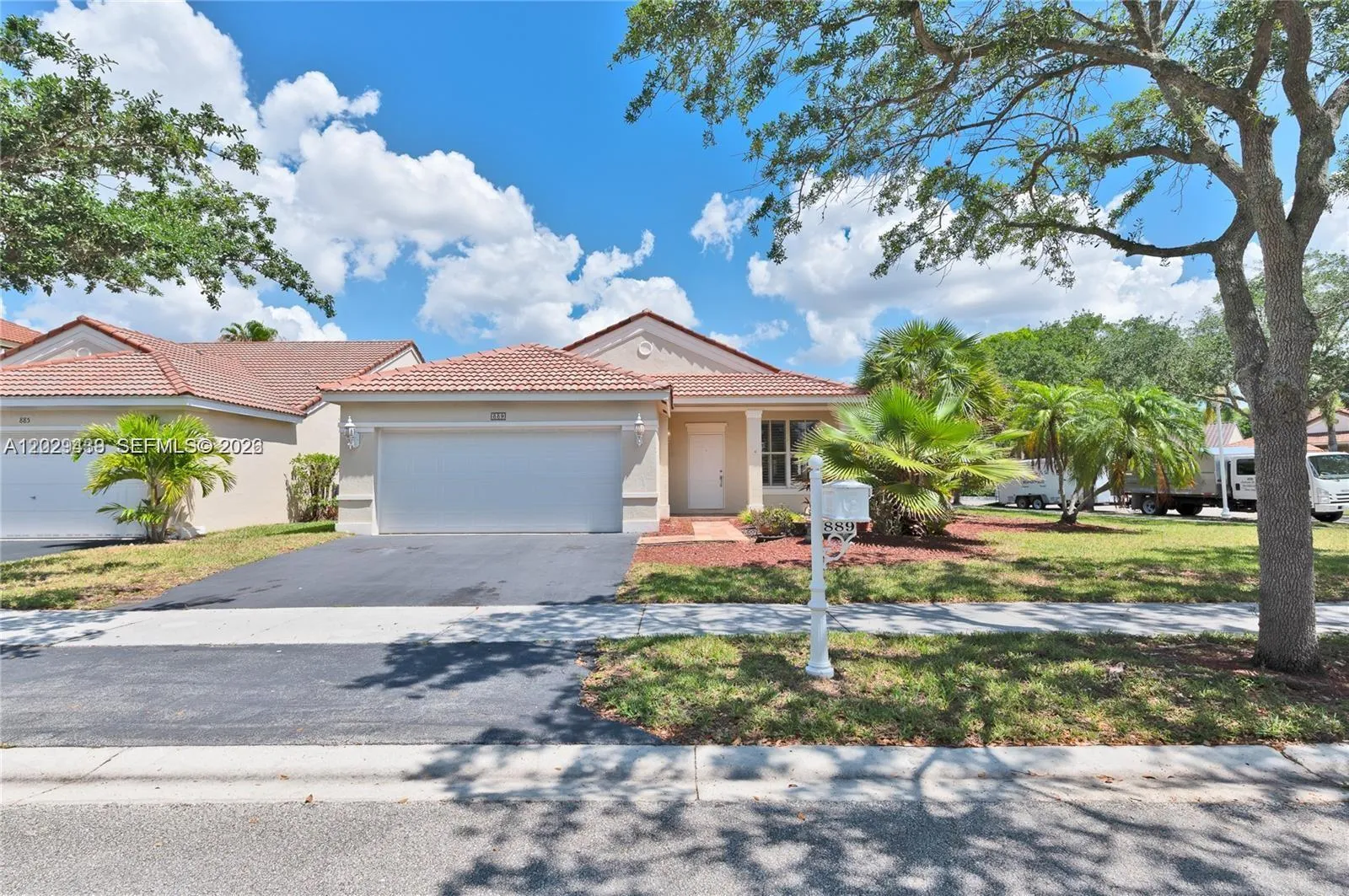 889 Sand Creek Cir, Weston FL 33327