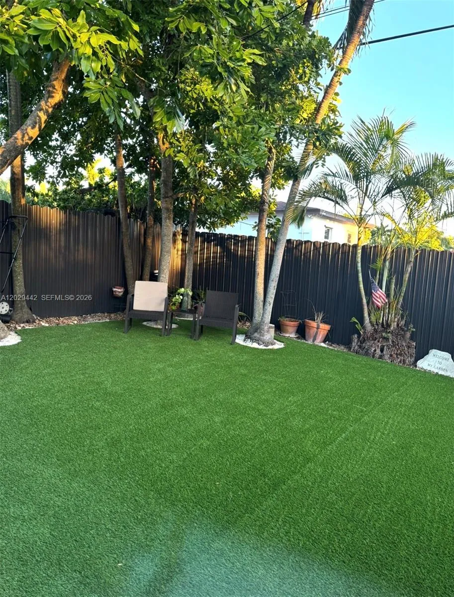345 NE 111th St, Miami FL 33161