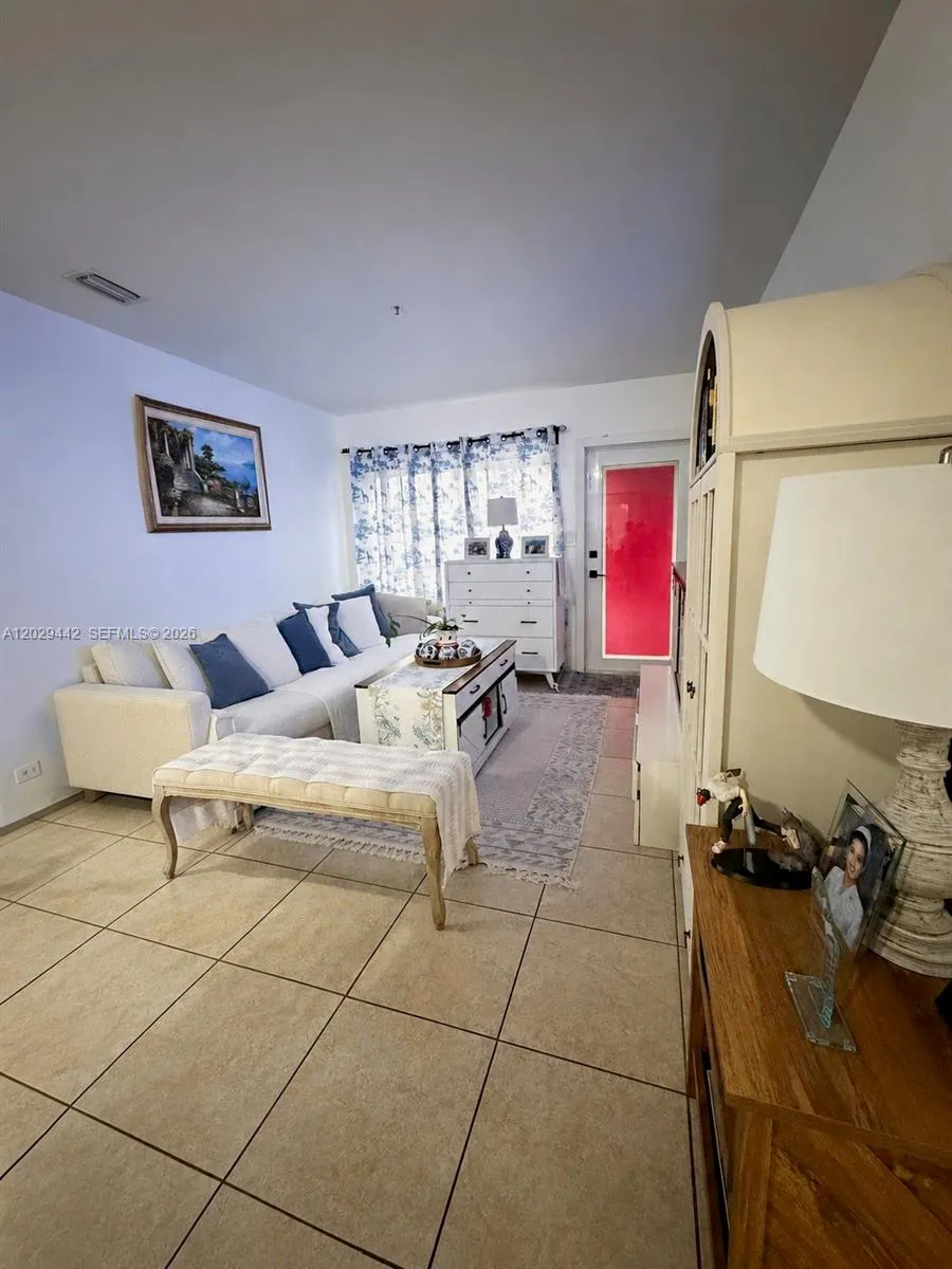 345 NE 111th St, Miami FL 33161