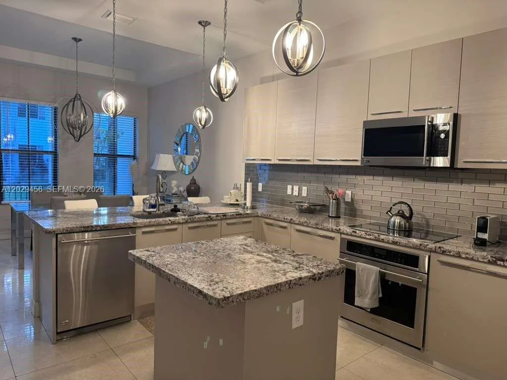 8441 NW 51st Ter # 8441, Doral FL 33166
