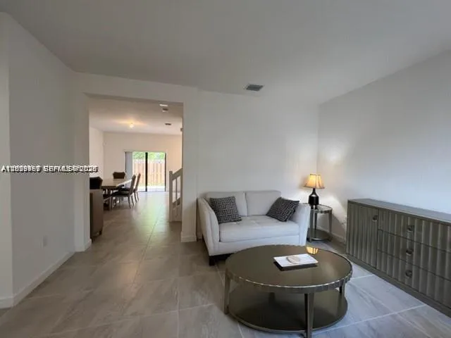 327 NE 208th Ter, Miami FL 33179
