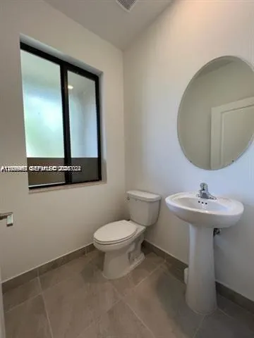 327 NE 208th Ter, Miami FL 33179